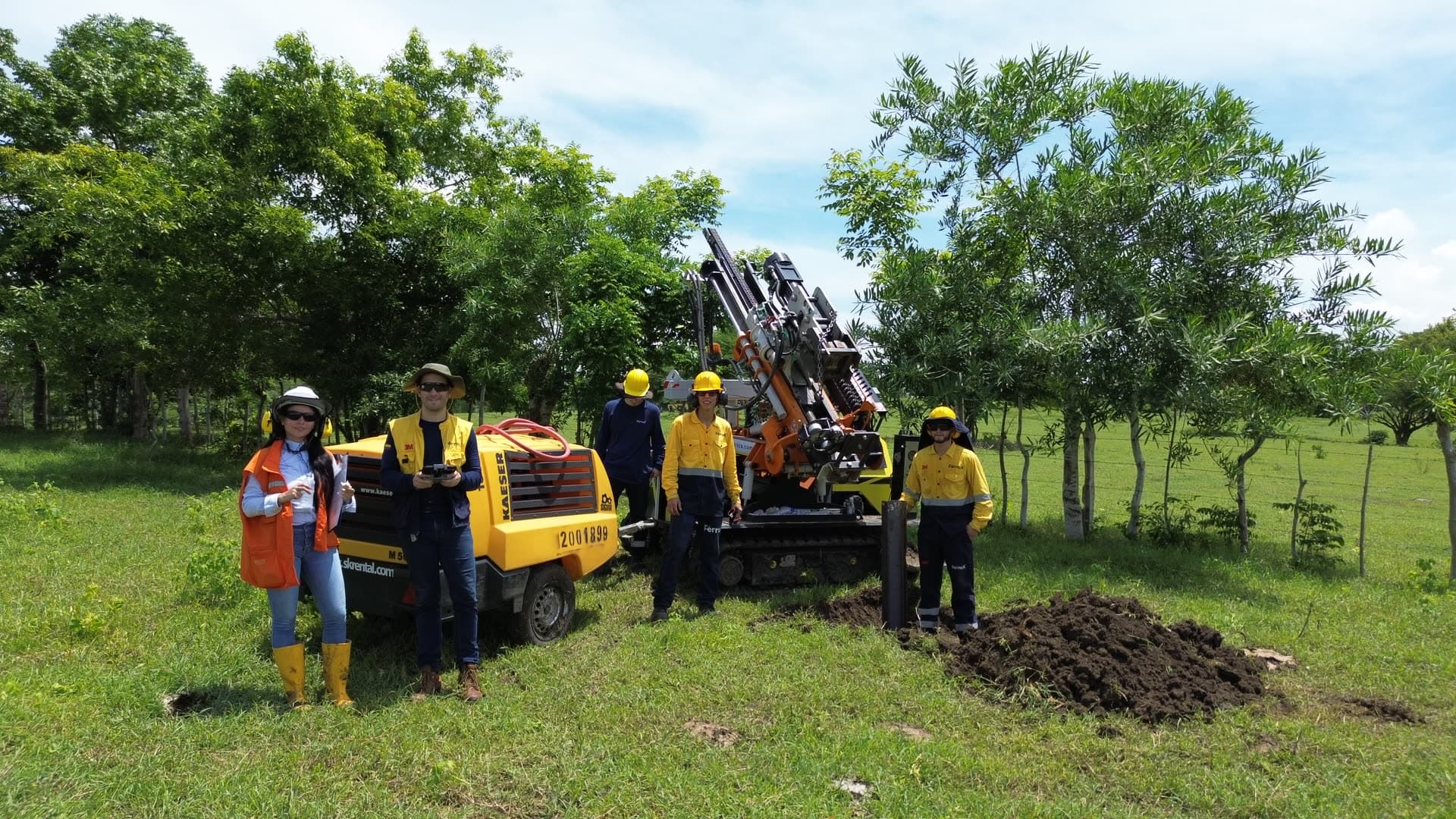 Nuestro equipo con el cliente — El Campano Solar (100 MW), Chinú, Córdoba